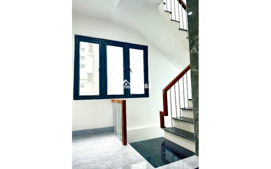 Cho thuê nhà, THANG MÁY, 158m2- 4,5T, Trần Quốc Hoàn, Phạm Tuấn Tài